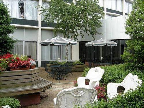 Fern Valley Hotel And Conference Center Луисвилл Экстерьер фото