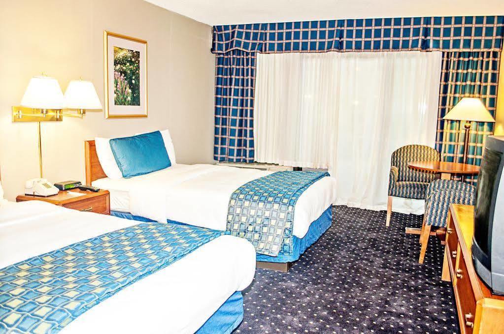 Fern Valley Hotel And Conference Center Луисвилл Экстерьер фото